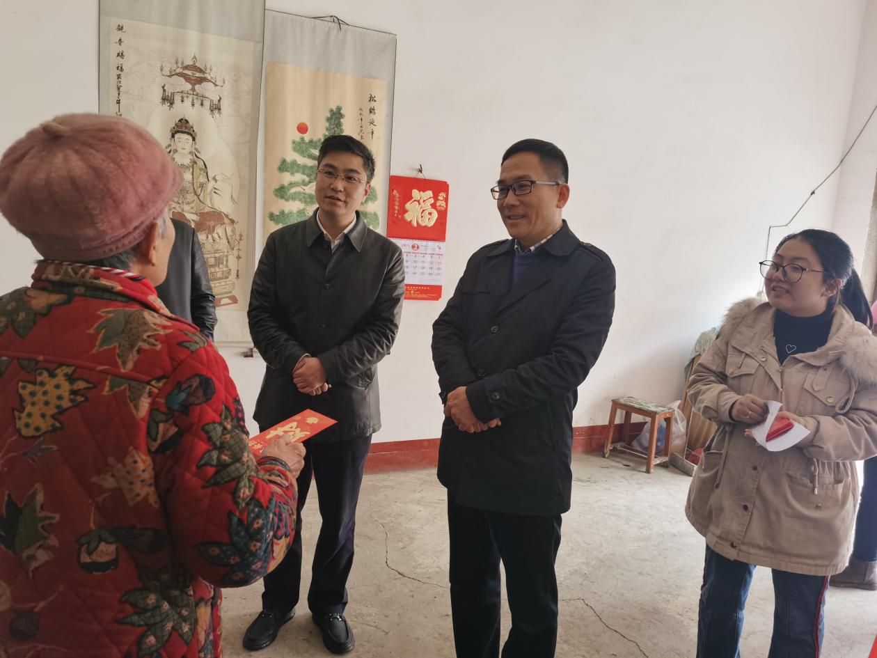 春风行动暖人心邓涛到雨溪街道慰问困难群众和党员(图3)